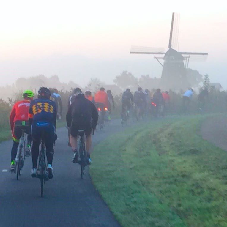 Peleton wielrenners
