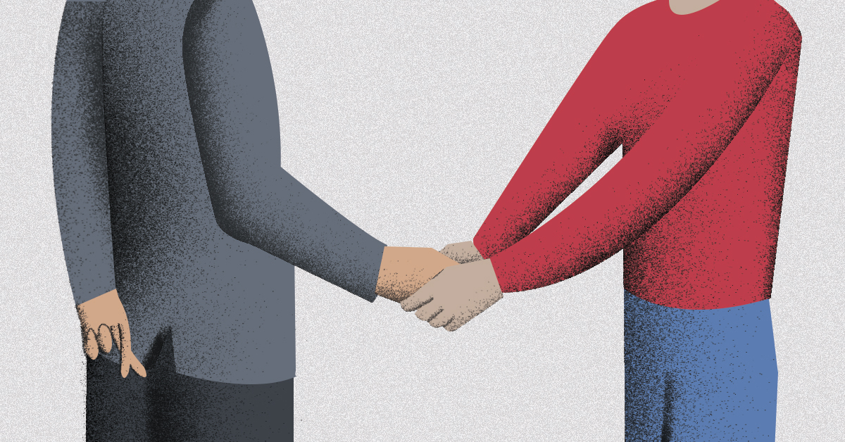 Una ilustración muestra a dos hombres dándose la mano. Está recortada para mostrarlos de hombros para abajo. La persona de la derecha lleva una camisa roja. El de la izquierda lleva una chaqueta gris oscuro y cruza los dedos a la espalda.