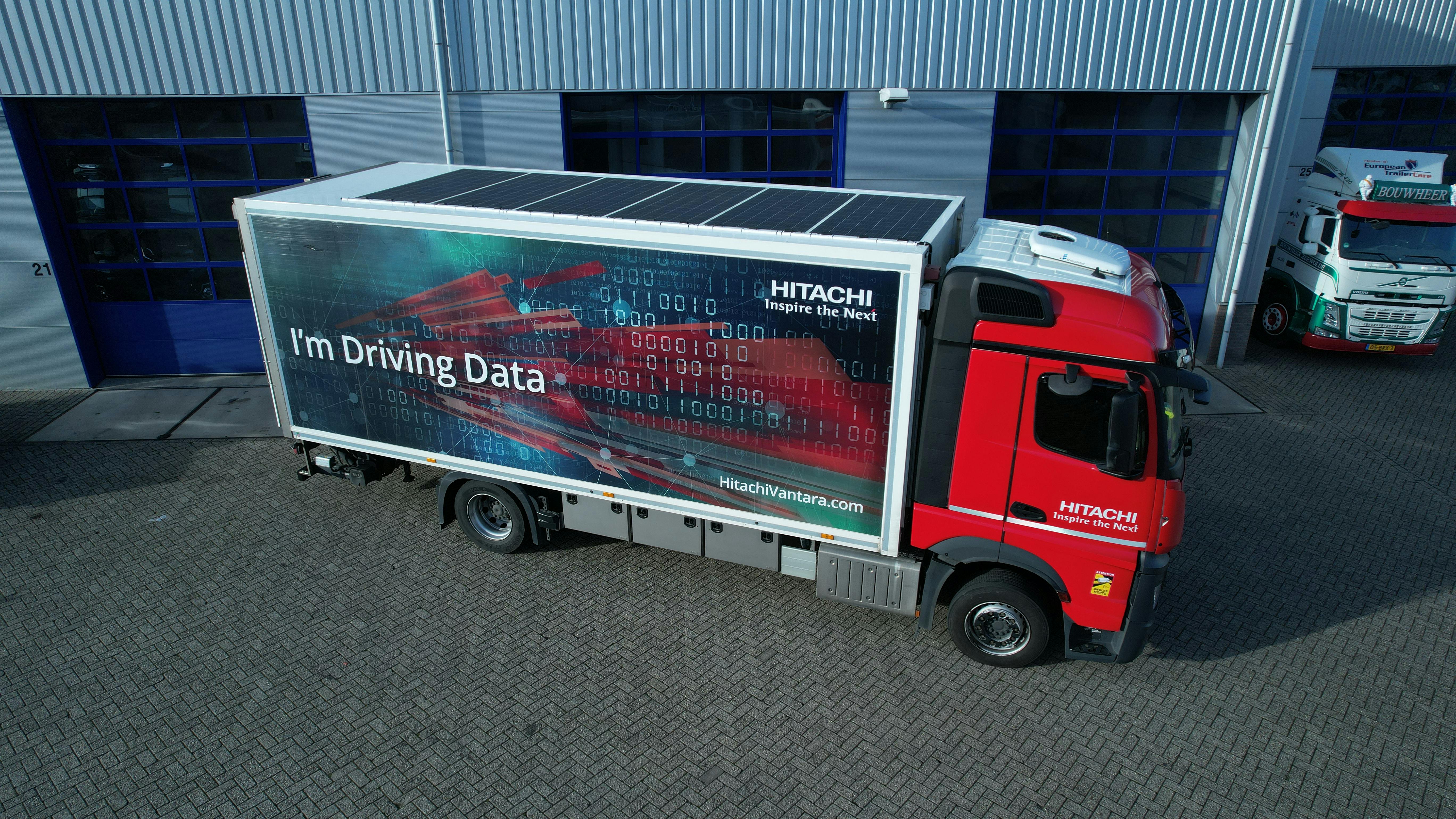 Hitachi Vantara powers its truck with solar panels through SolarOnTop 