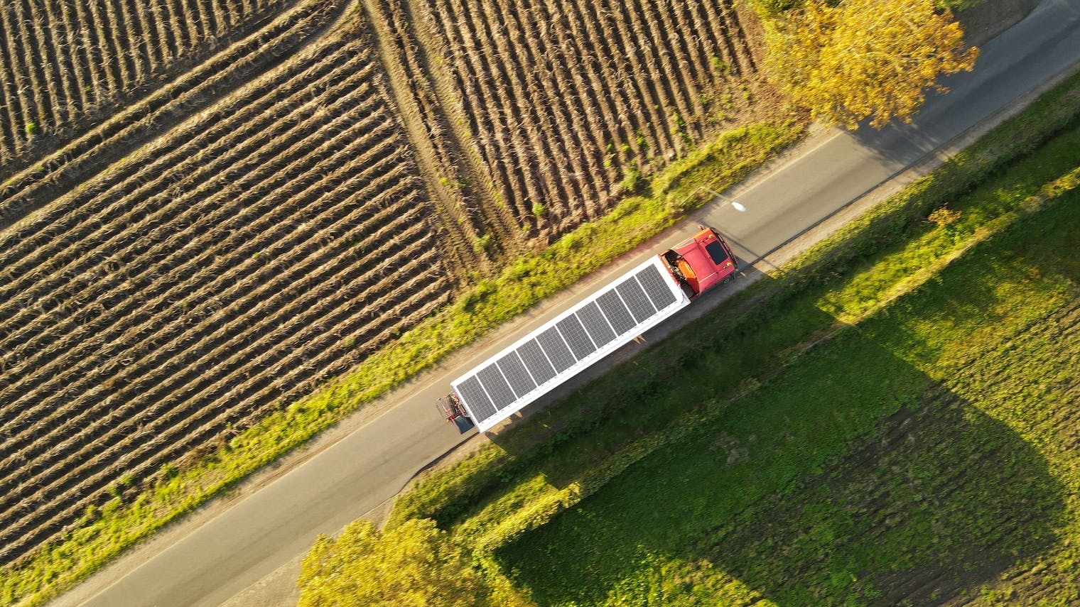 Heemskerk Dairy powers its truck with solar panels through SolarOnTop 