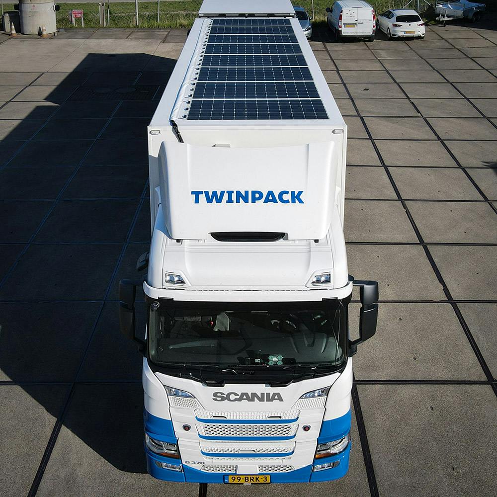 Van der Linden - Solar powred truck by SolarOnTop - Solar panels on the roof of the trailer