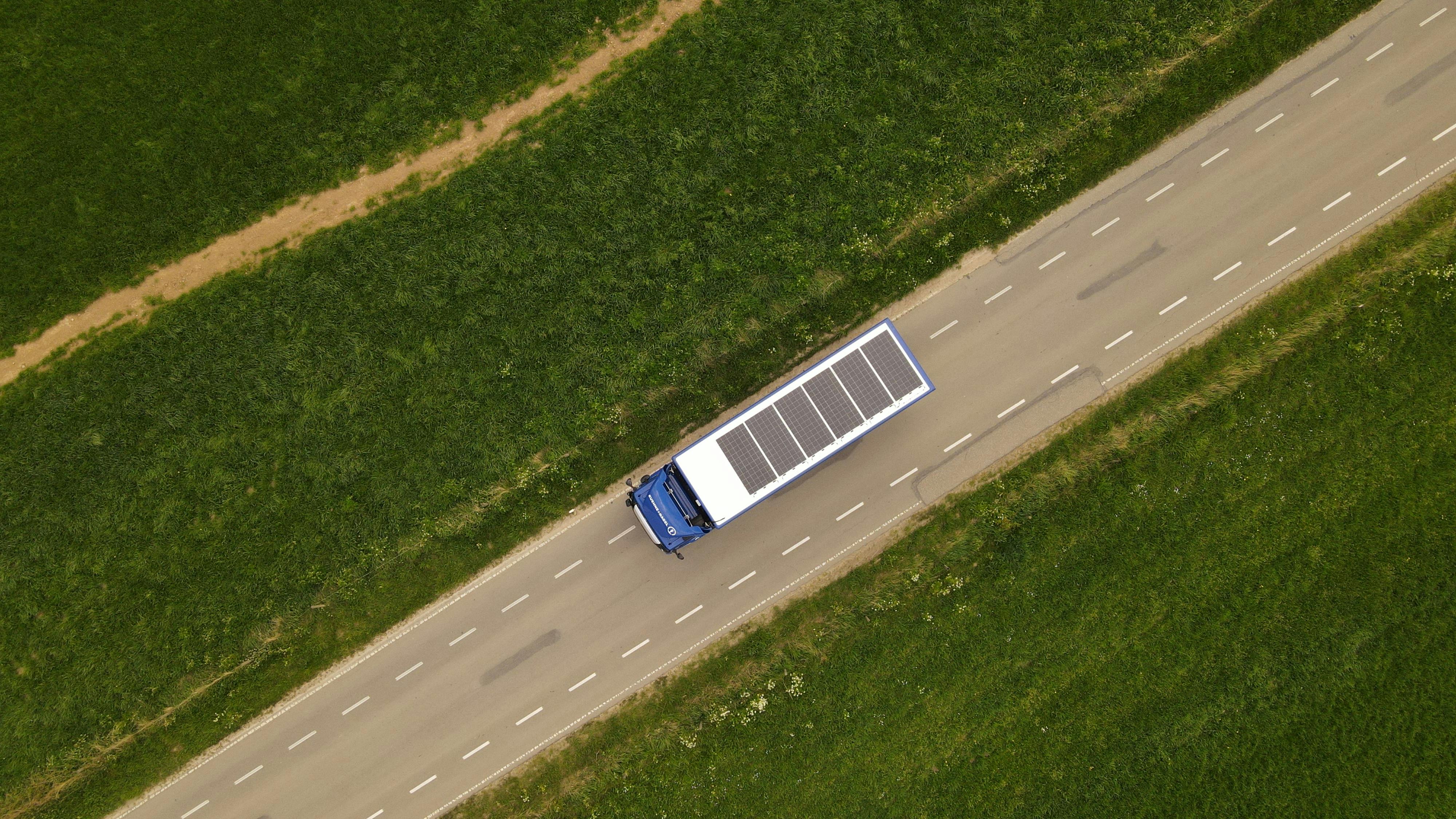 Kuehne+Nagel powers its truck with solar panels through SolarOnTop 