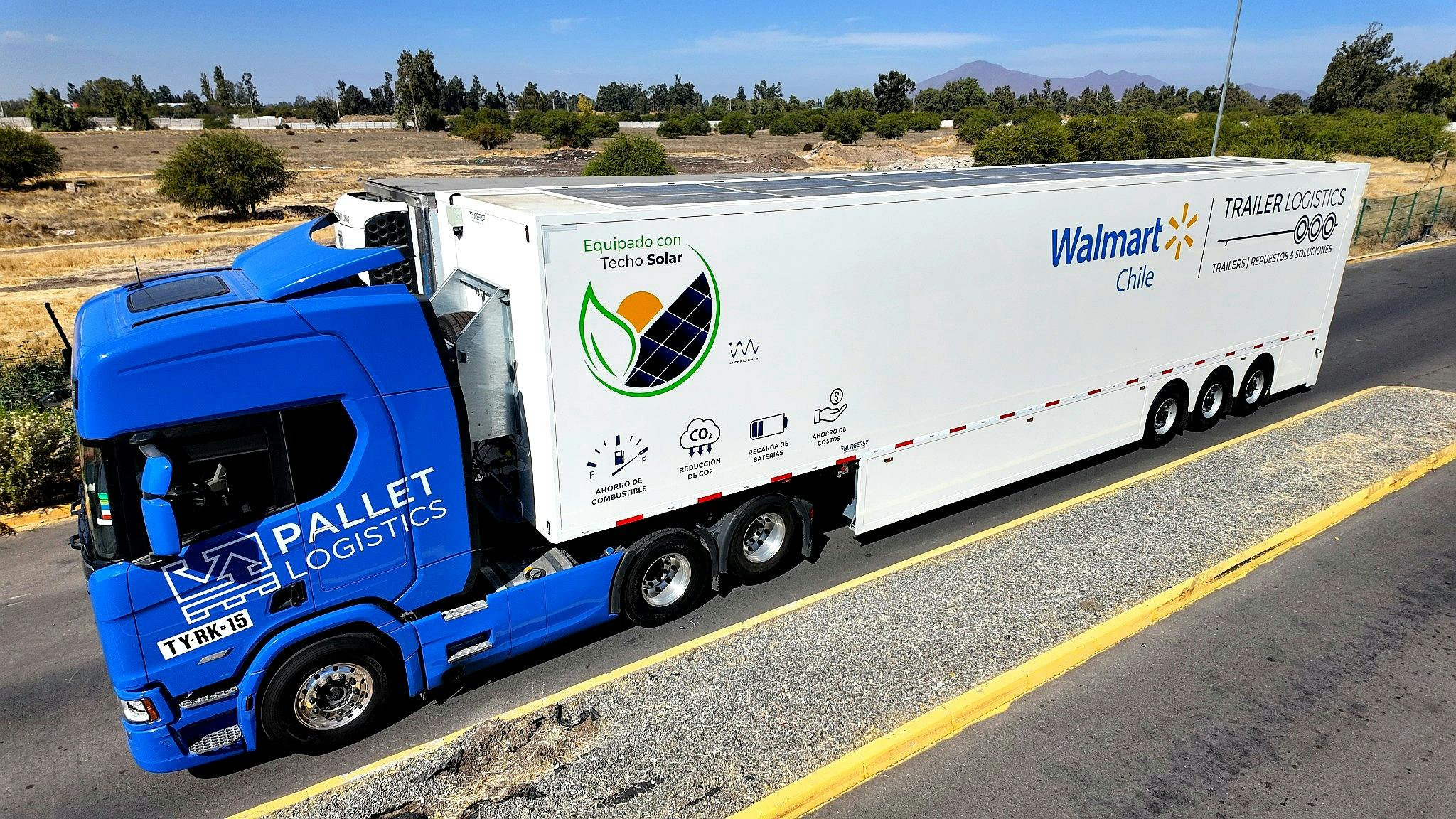 Walmart Chile operates trailers powered by solar energy using SolarOnTop technology.