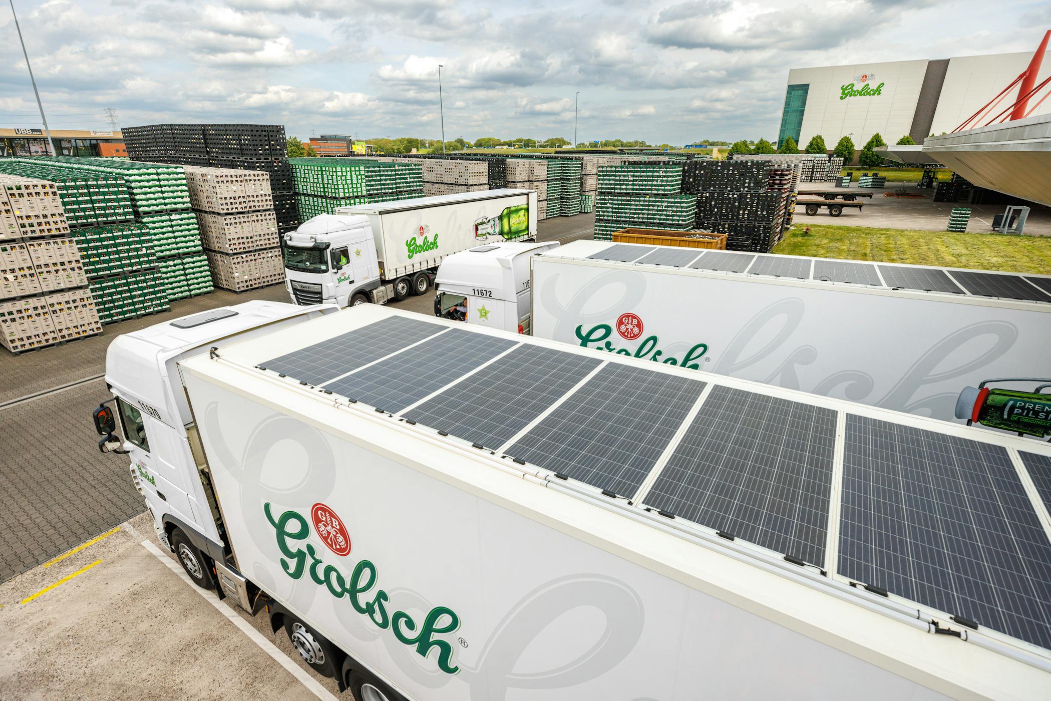 Trucks and trailers powered with solar energy  q