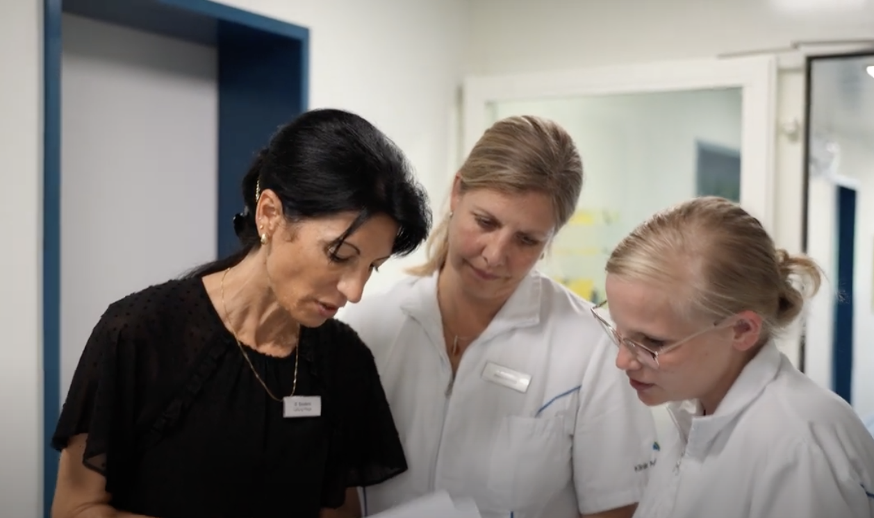 Easy digital wound documentation with imito