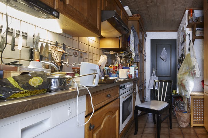 cozinha suja e desarrumada