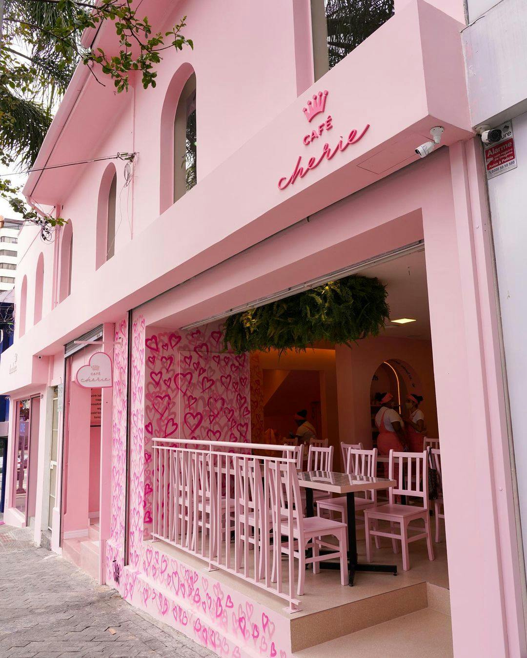 Café Cherie: O café em São Paulo onde tudo é cor-de-rosa
