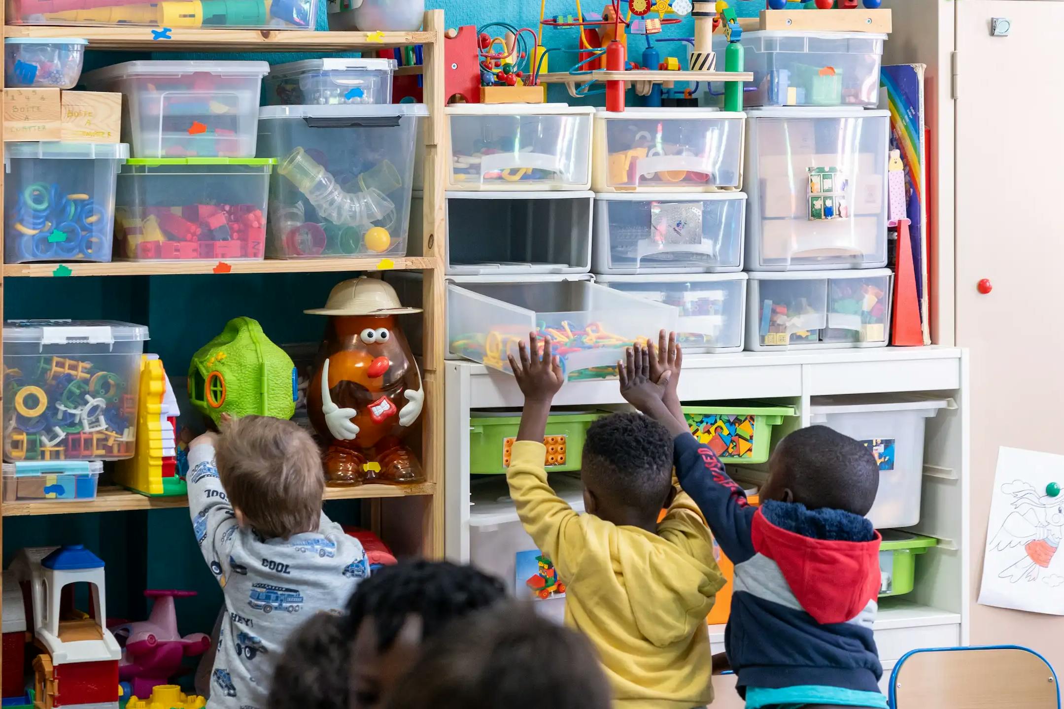 Classe de maternelle avec des élèves à l'Institut Notre Dame Arlon.