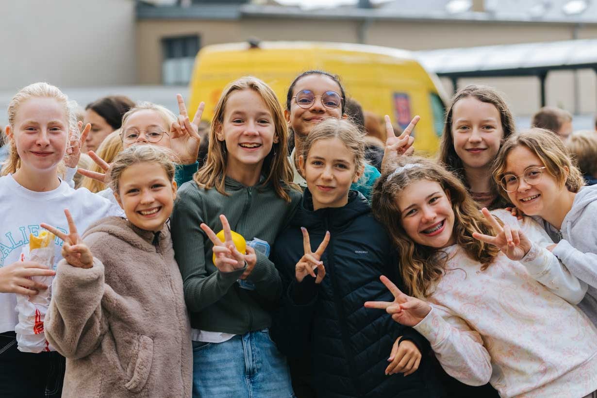 Photo de groupe des élèves de l'Inda Arlon.