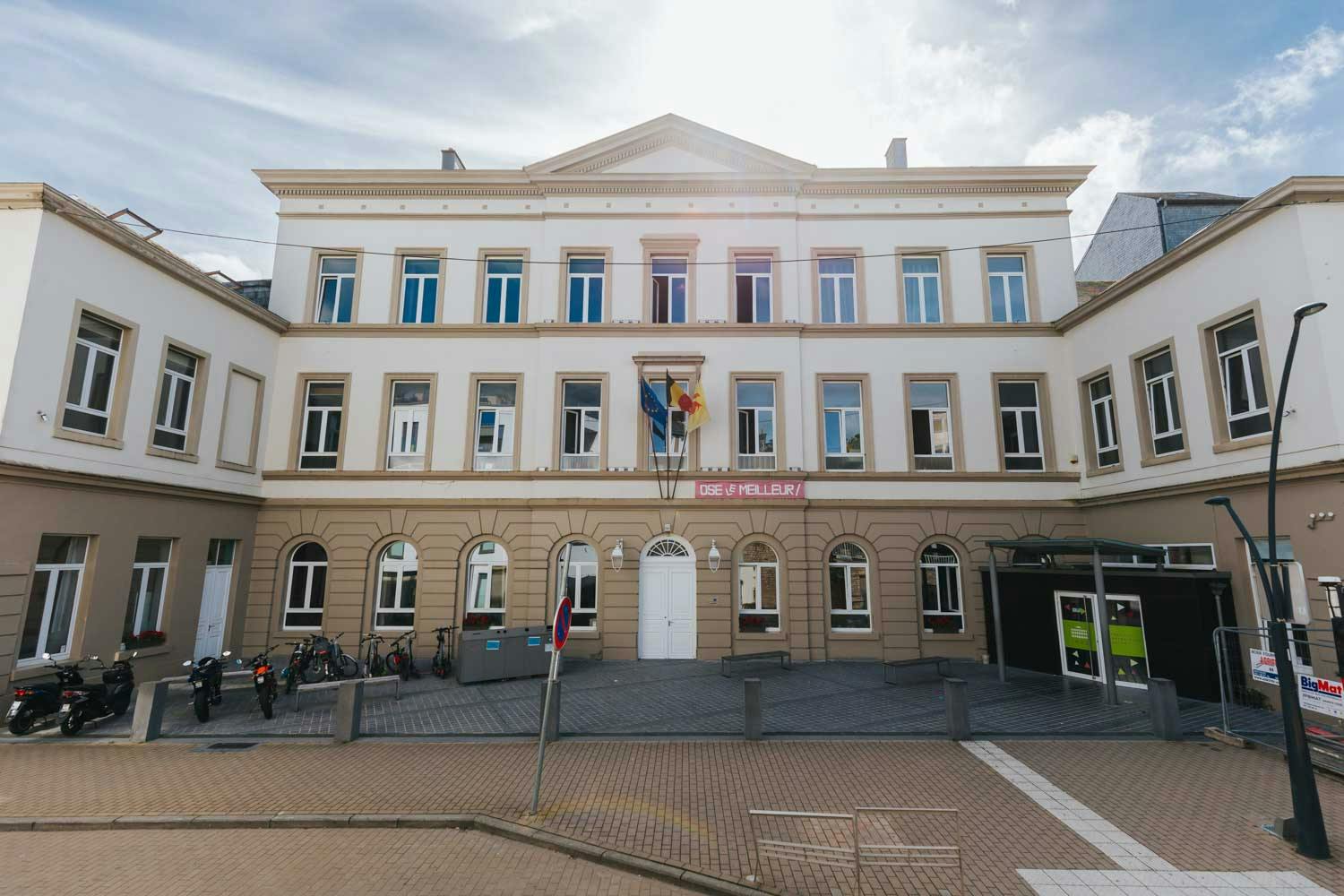 Façade le l'Institut Notre Dame Arlon.