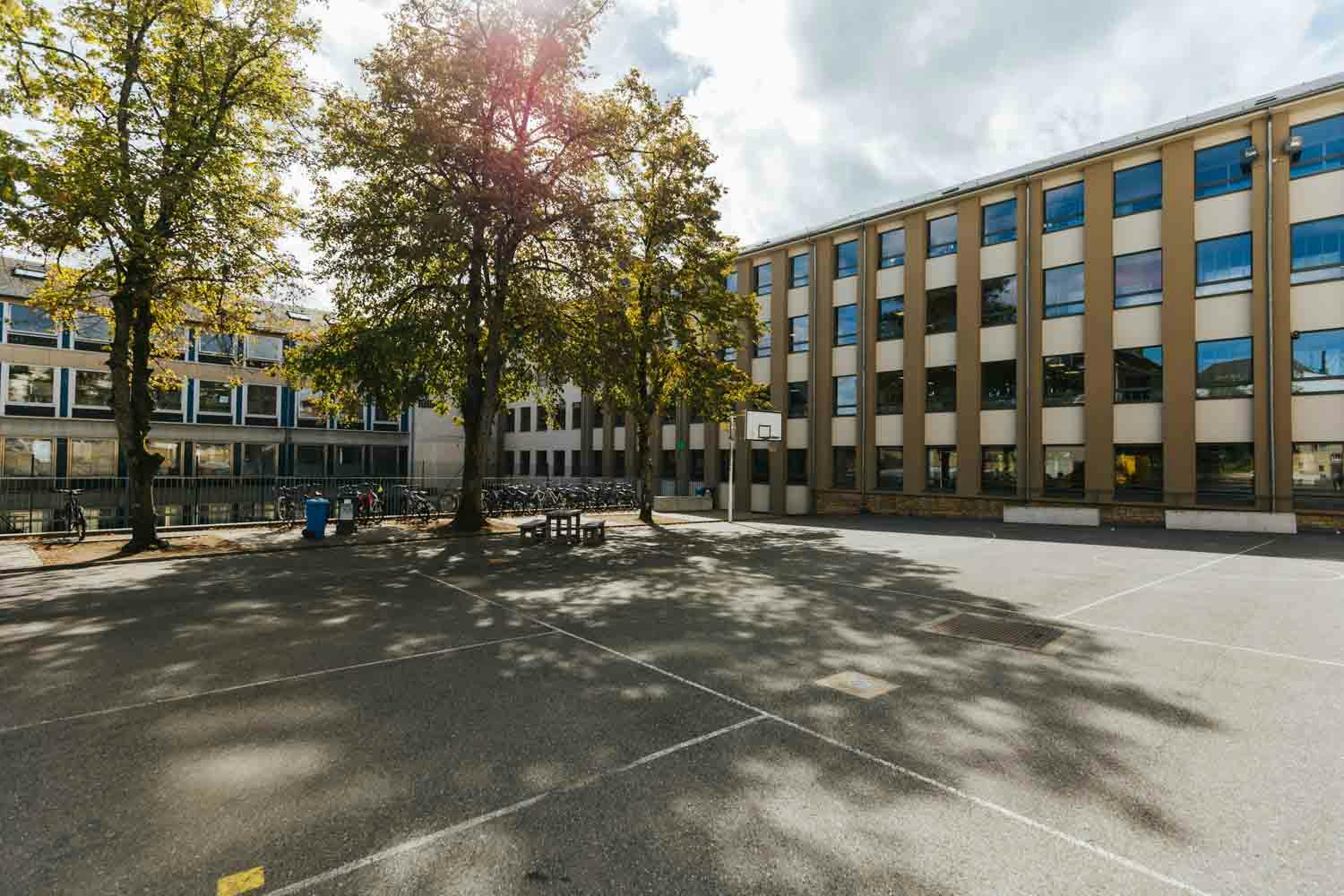 Cour de récréation de l'Inda Arlon.