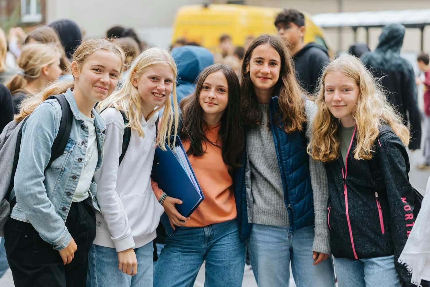 Photo de groupe d'élèves de l'école secondaire Inda Arlon.
