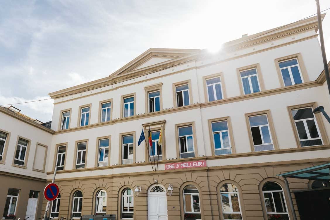 Façade le l'Institut Notre Dame Arlon.