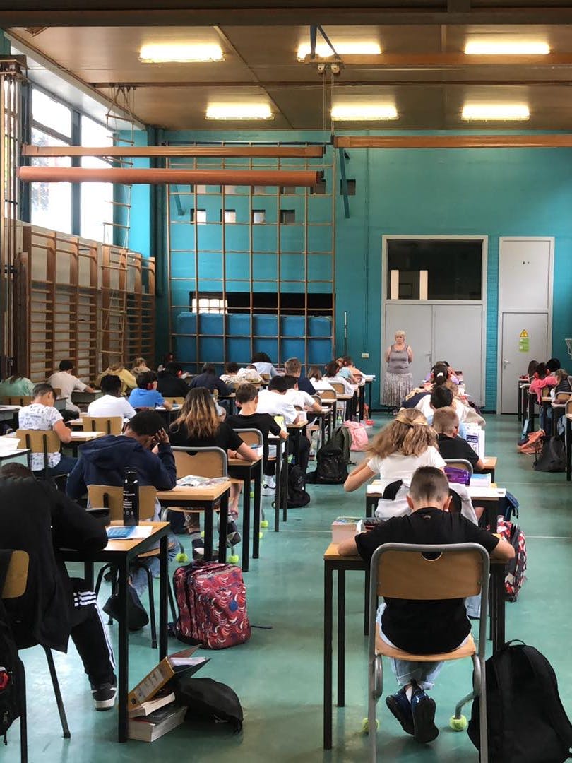 Examen des élèves à l'Inda Arlon.