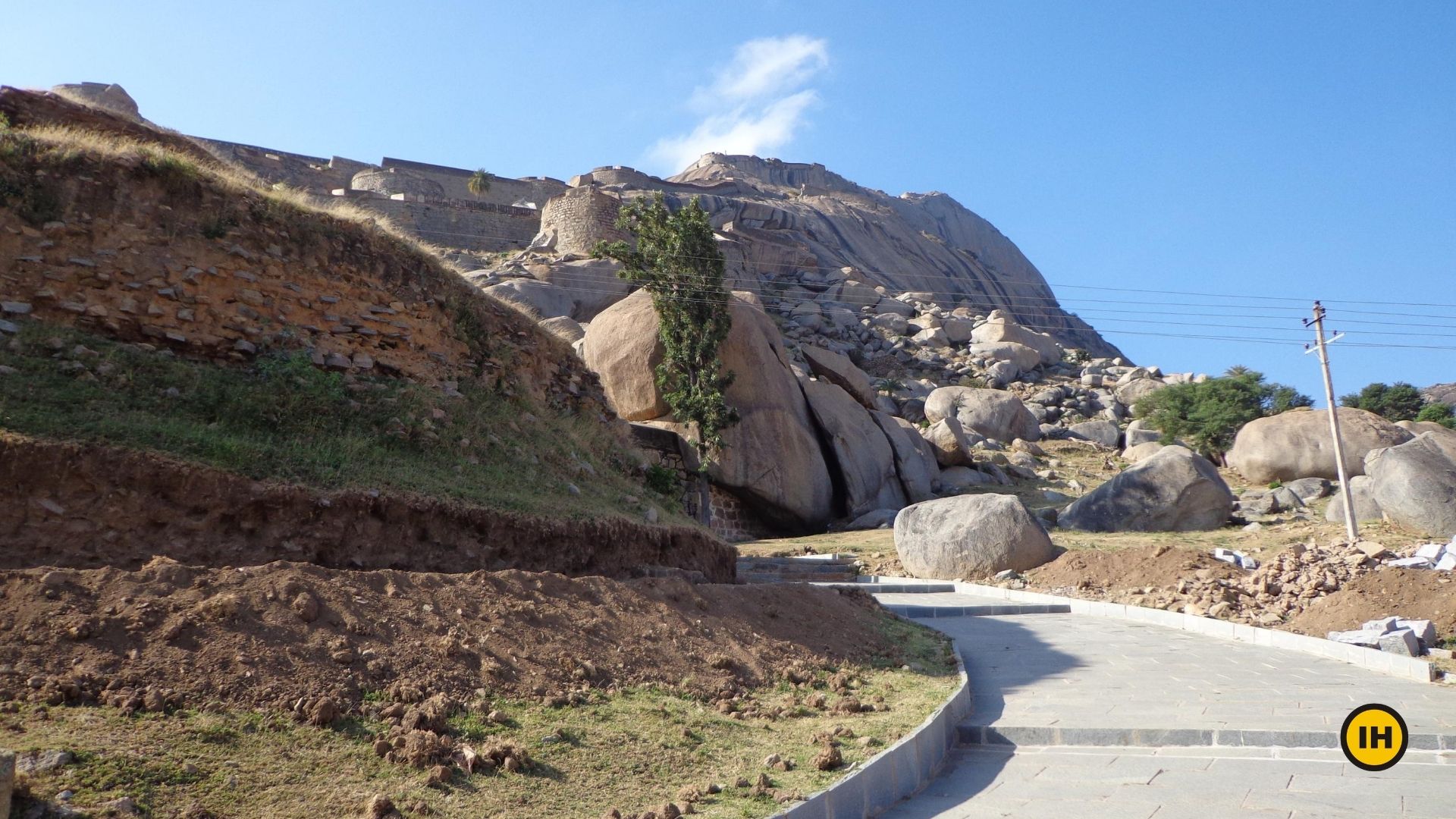 Stairway at the entrance, Madhugiri trek, day hikes near Bangalore, treks around Bangalore, Indiahikes