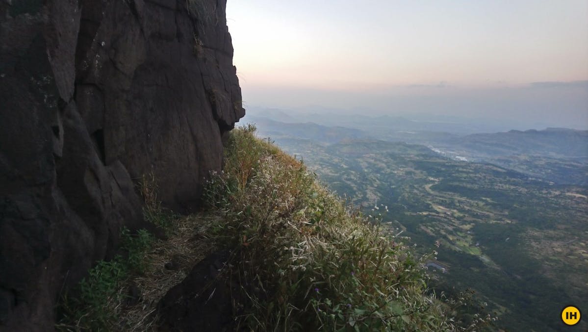 AMK Trek - The exposed section at the roundabout on the ledge en route to Madan fort - Indiahikes - Nitesh Kumar