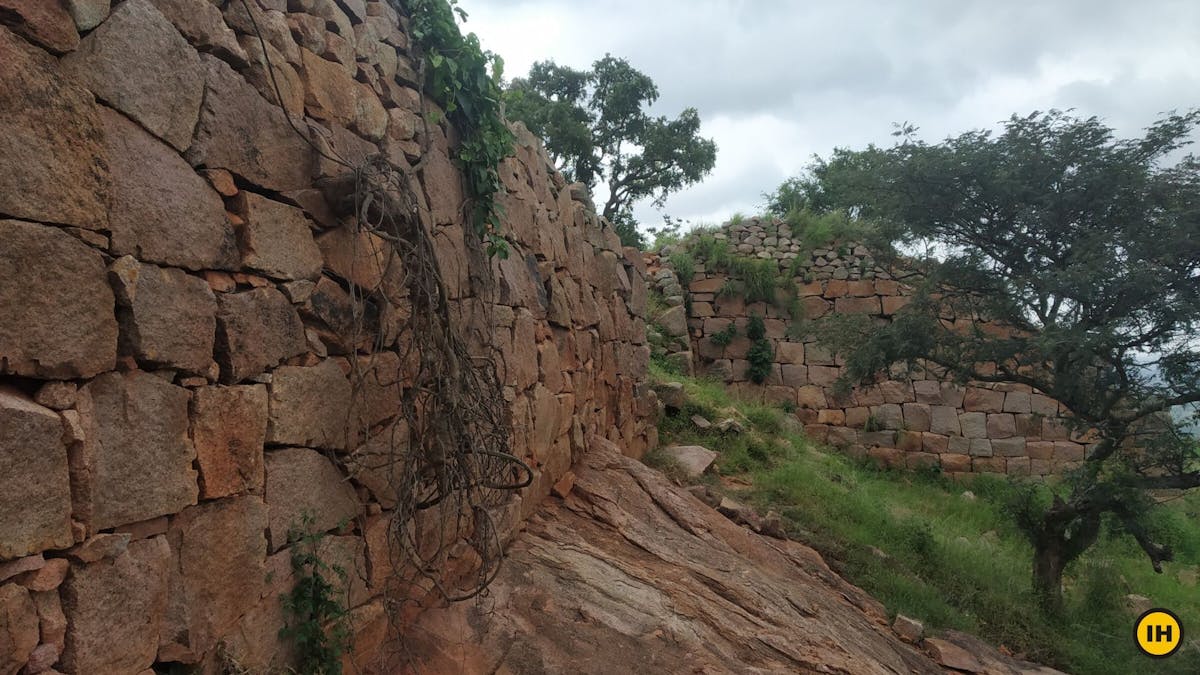 Makalidurga Trek, Fort Walls, Indiahikes, Treks near Bangalore, Day treks around Bangalore