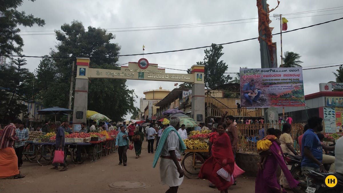 Makalidurga Trek, Doddaballapur Market, Indiahikes, Treks near Bangalore, Day treks around Bangalore