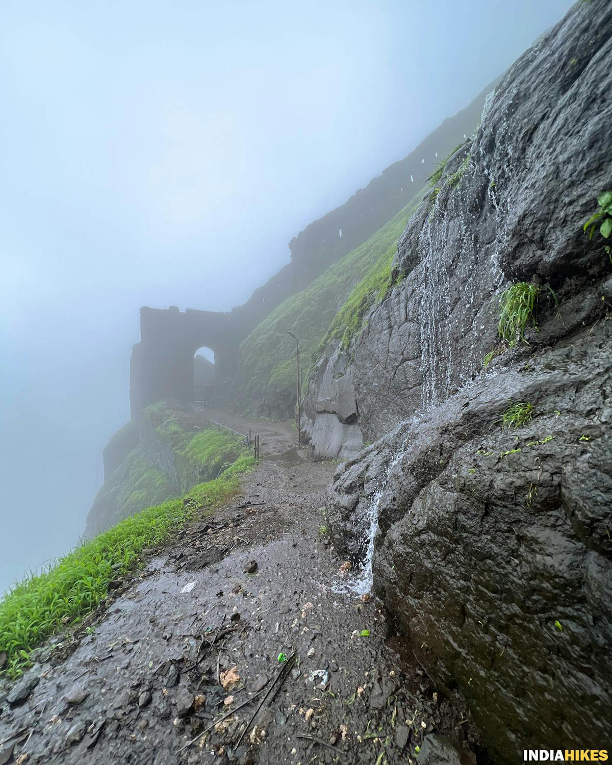 Waterfalls on the Rajgad fort walls, Rajgad Fort, Treks near Pune, Sahyadri treks, Trekking in Maharashtra, Indiahikes