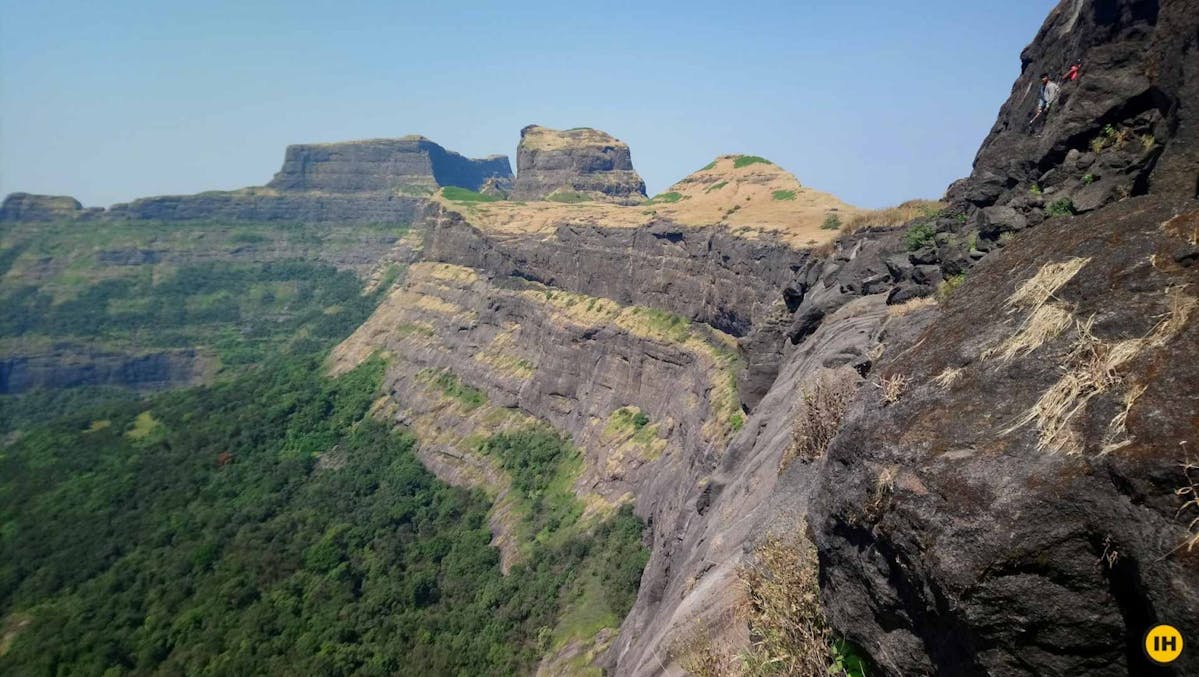 AMK Trek - Take the right after this boulder and a pile of rocks to reach the summit - Indiahikes - Nitesh Kumar