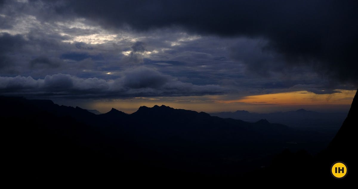 Sunrise view-Kolukkumalai-Indiahikes-Treks in Kerala