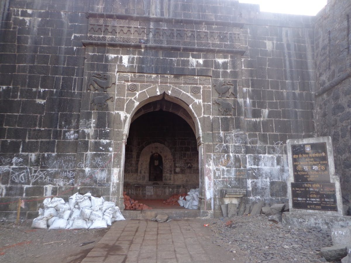 Entrance-to-the-Fort - arnala - indiahikes