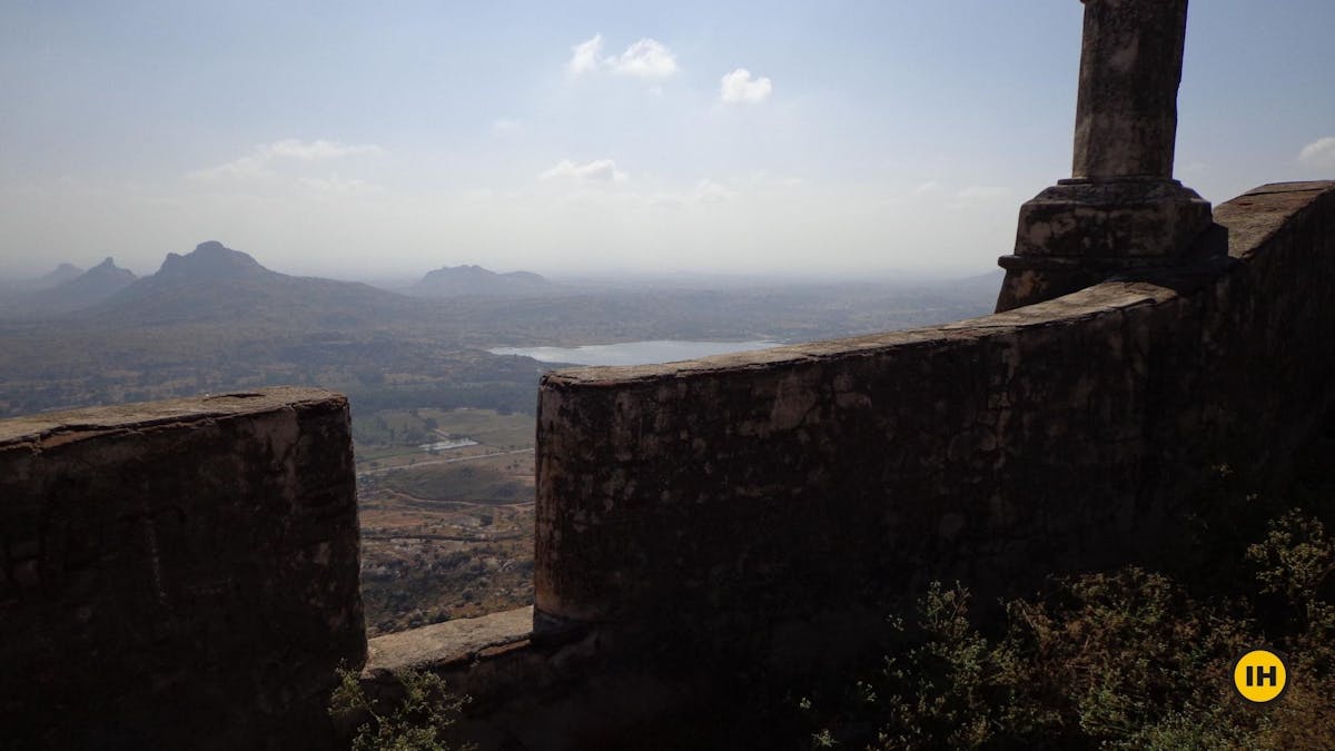 View of the nearby hills, Madhugiri trek, day hikes near Bangalore, treks around Bangalore, Indiahikes