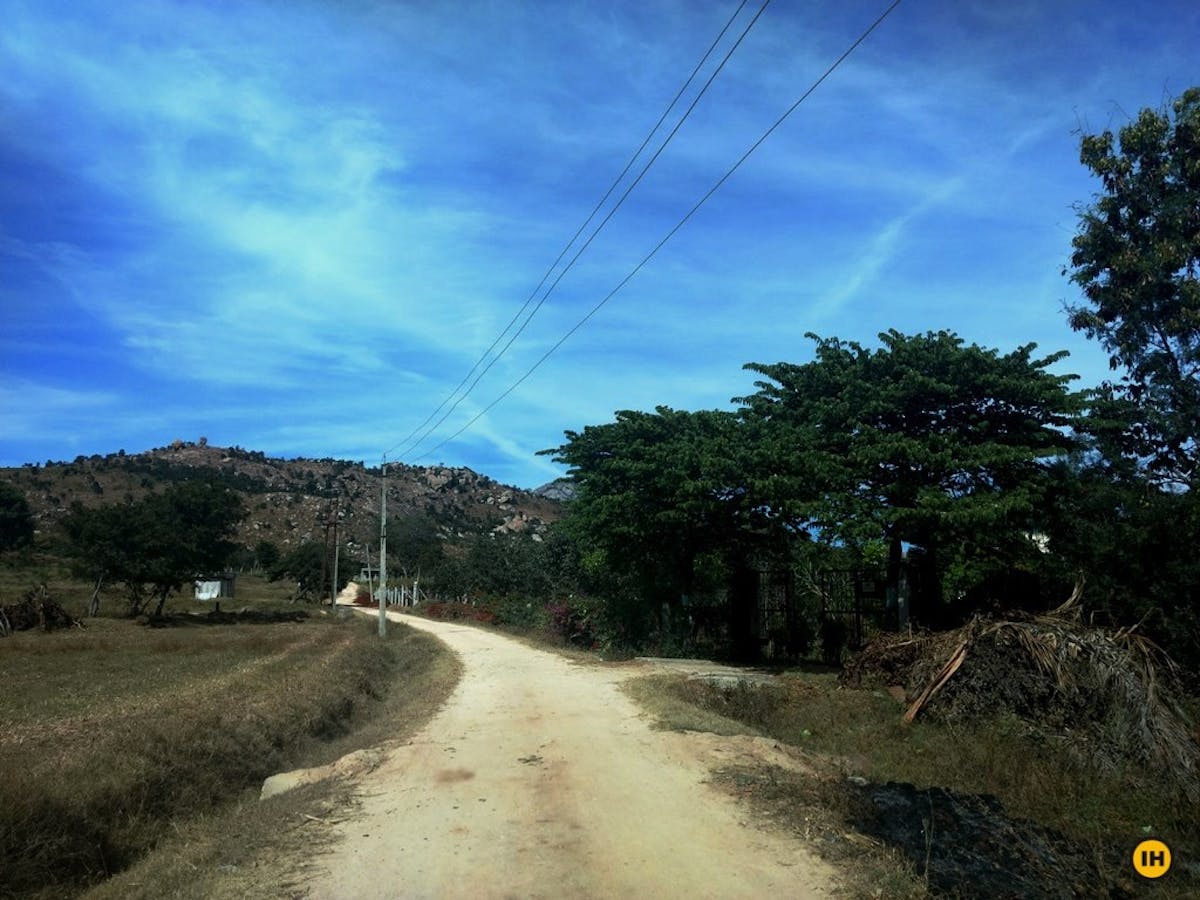 Mud trail leading to the base after the left turn PC: Komal Shivdasani