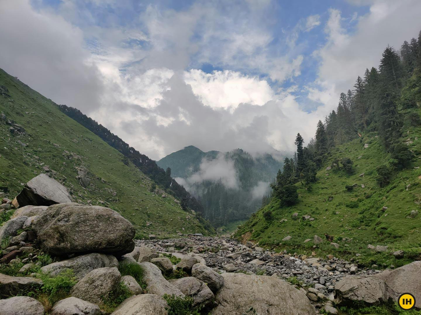 jalsu pass trek distance