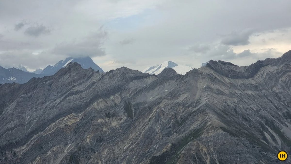 snow covered peaks Nafran Valley - Indiahikes - Dhaval Jajal