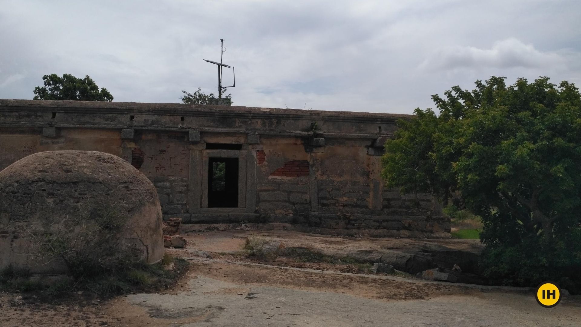 Temple entrance, Madhugiri trek, day hikes near Bangalore, treks around Bangalore, Indiahikes