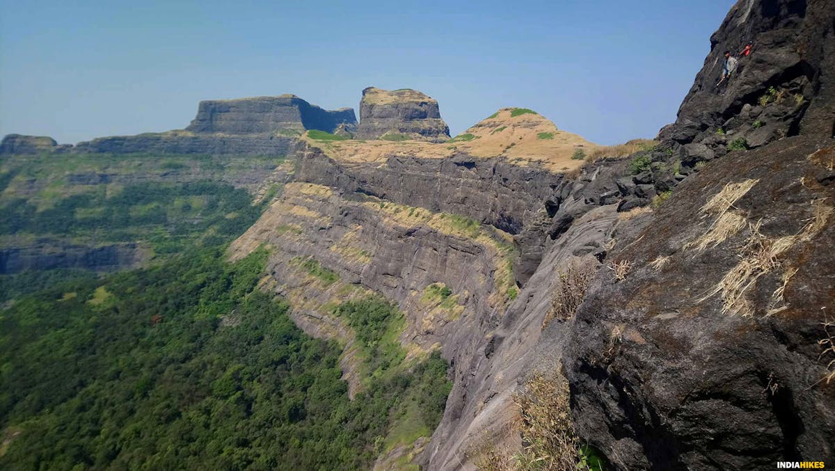 Edge of Alang fort, AMK trek, Alang Madan Kulang, sahyadri treks, treks in Maharashtra, treks near Mumbai, treks near Pune, western ghats
