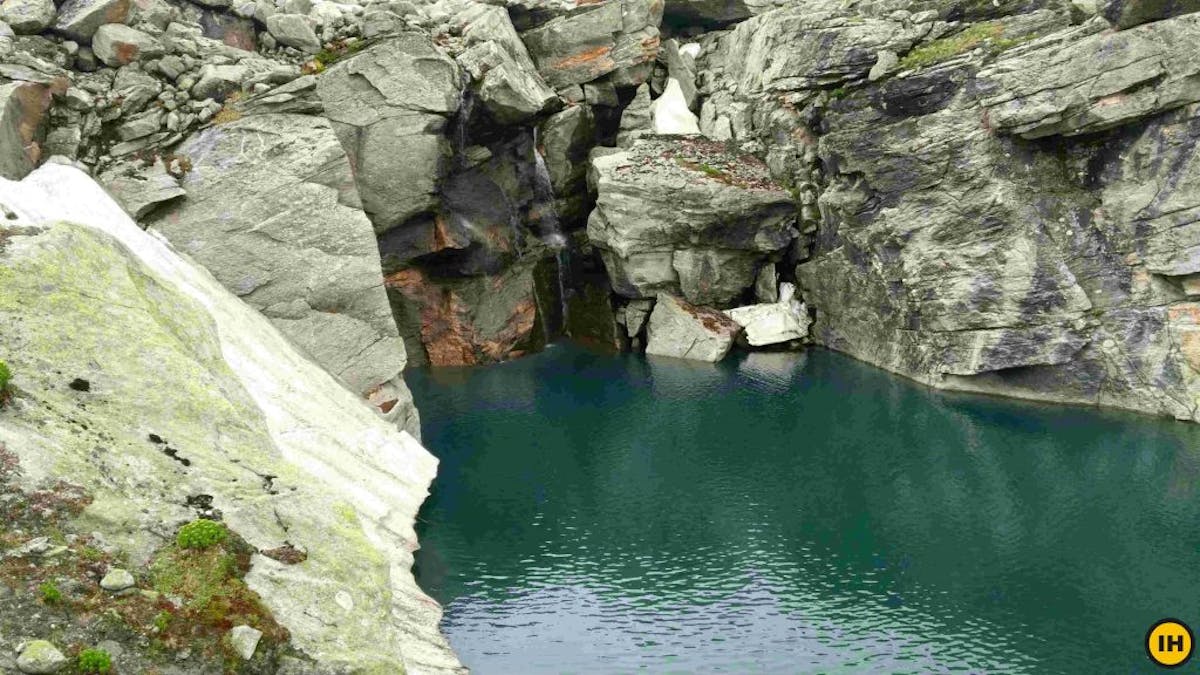 gwaru pass - turquoise waters - indiahikes archives