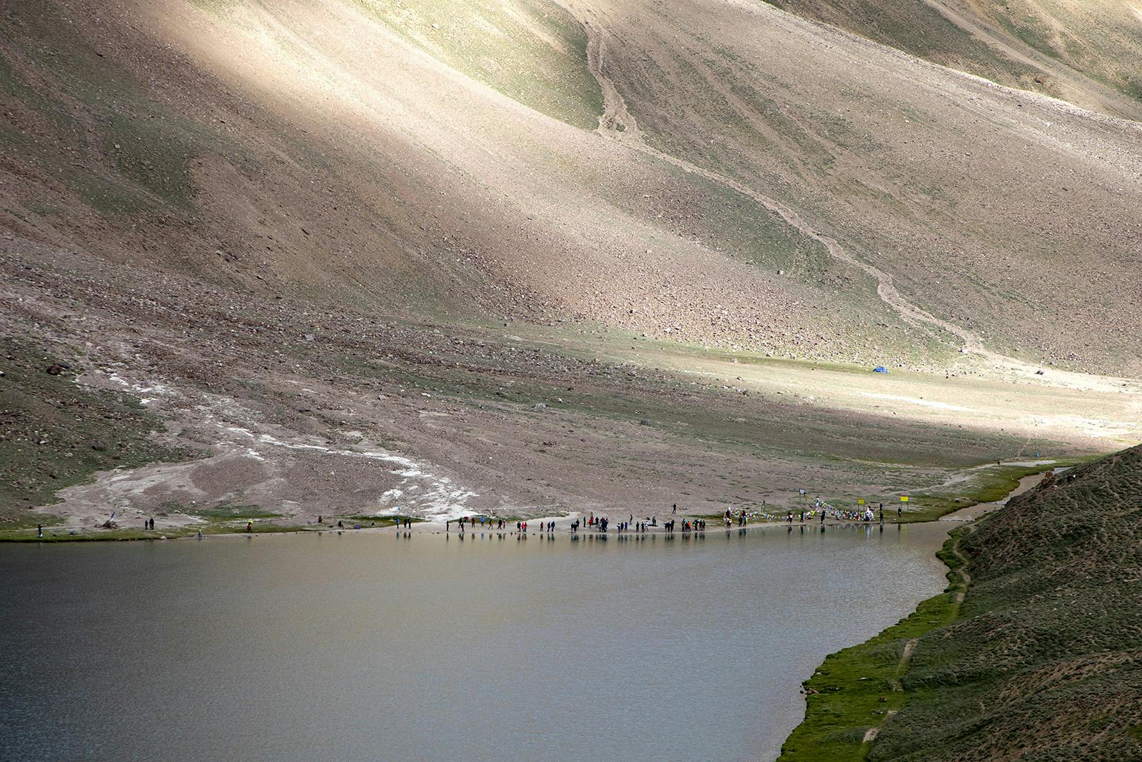 hampta pass with chandratal lake trek