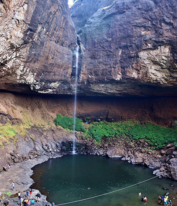 devkund waterfall trek address