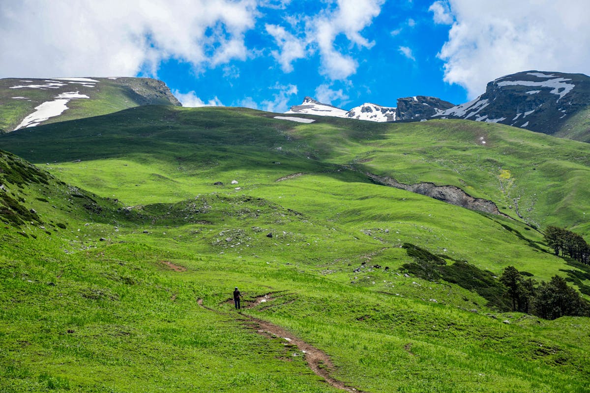 best treks from manali