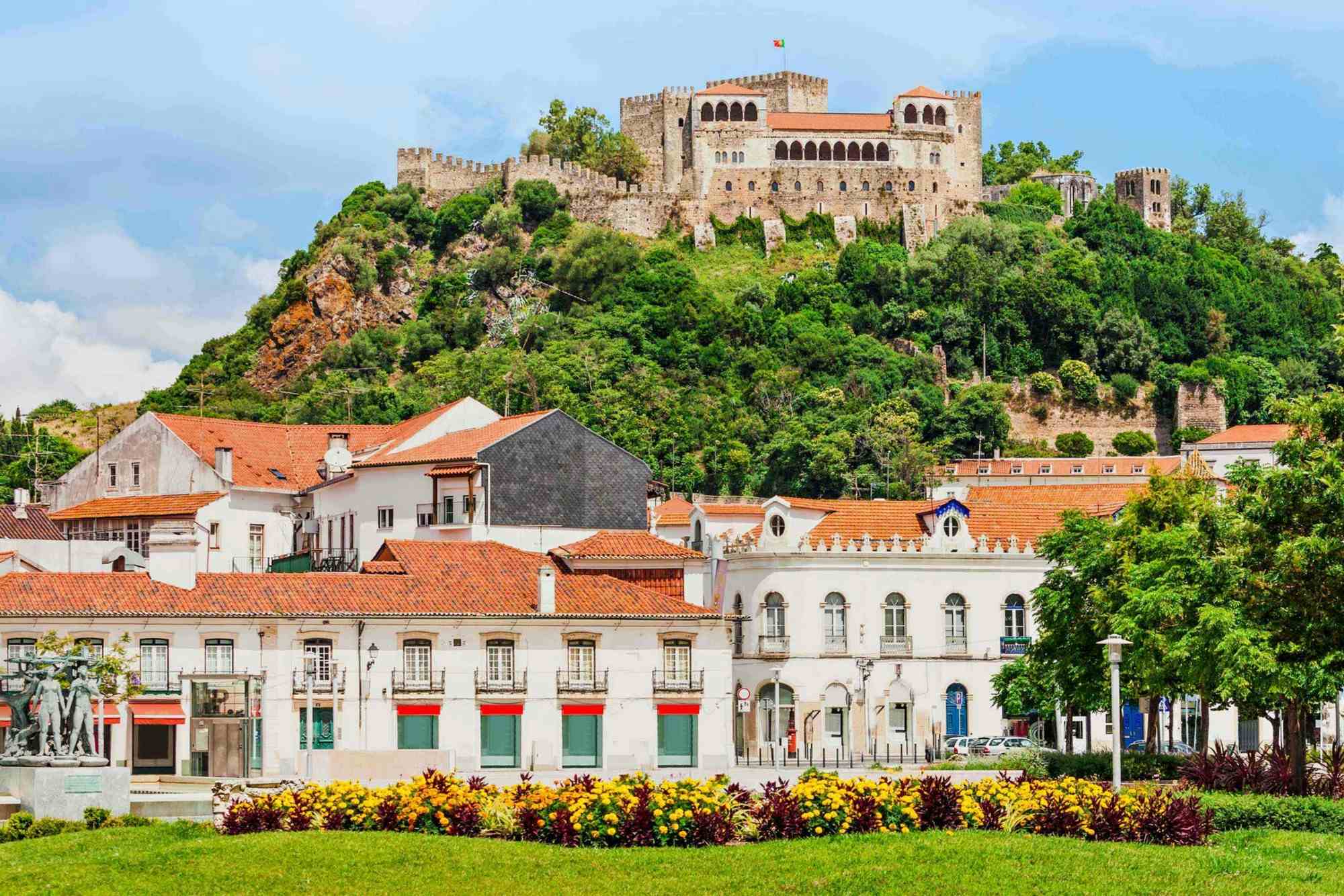 Aluguer de Autocaravanas perto de Leiria Indie Campers