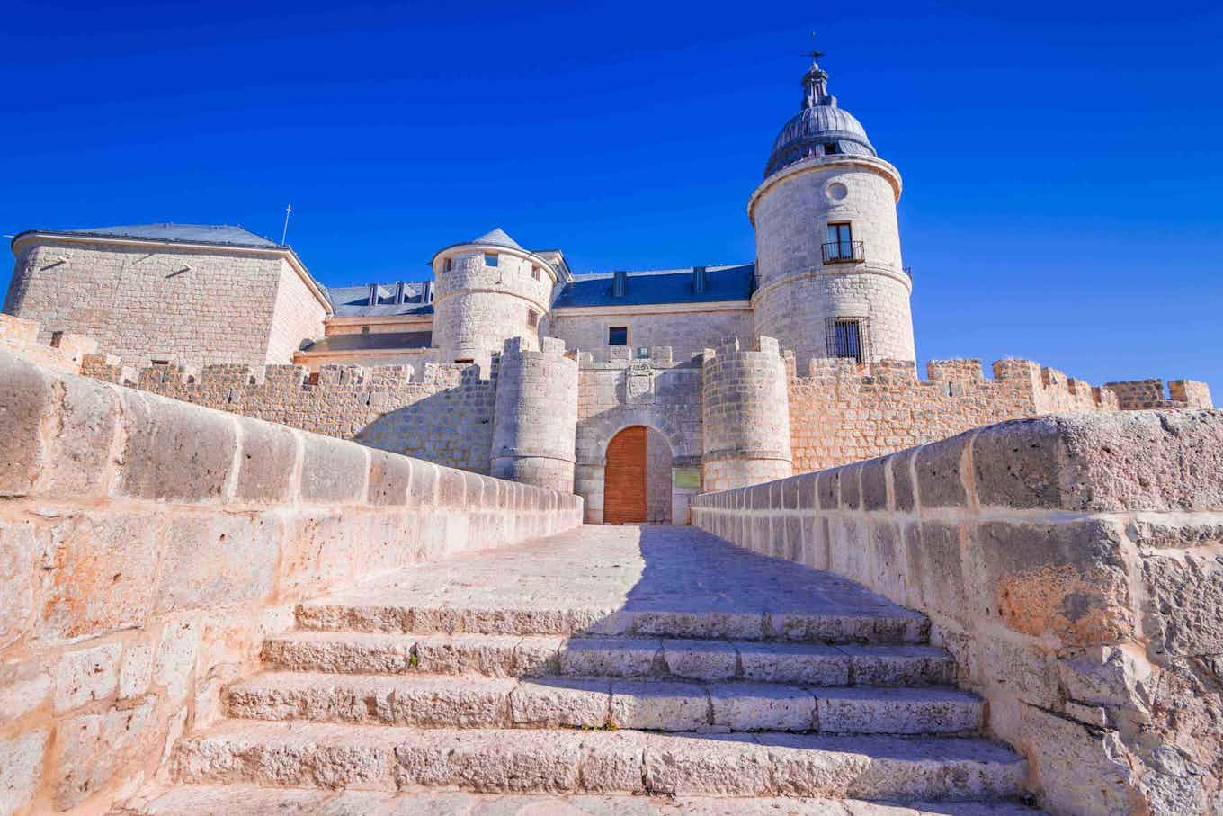 Entrada a un monumento en Valladolid.