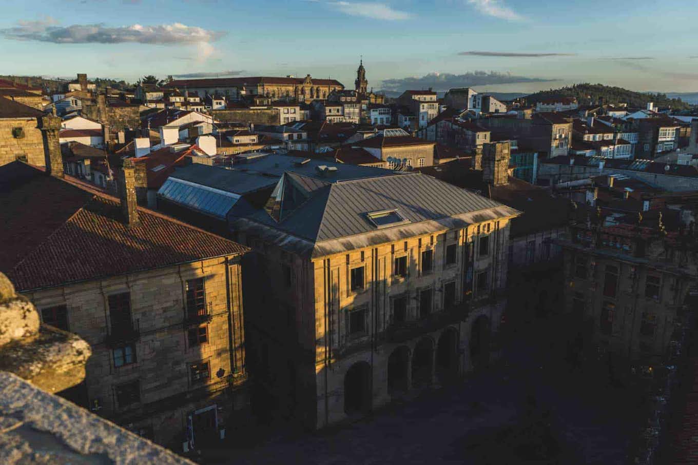 La puesta del sol en Santiago de Compostela - ruta por Galicia