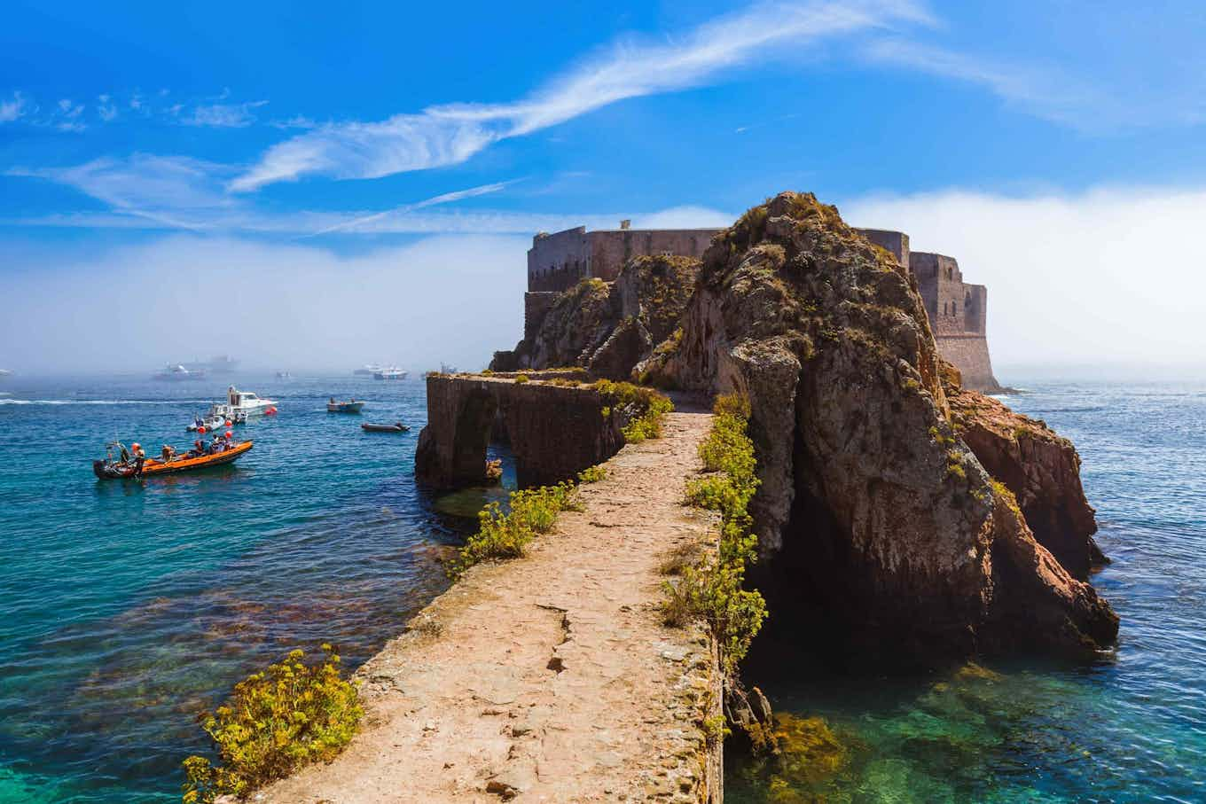 Uma caminhada entre o mar