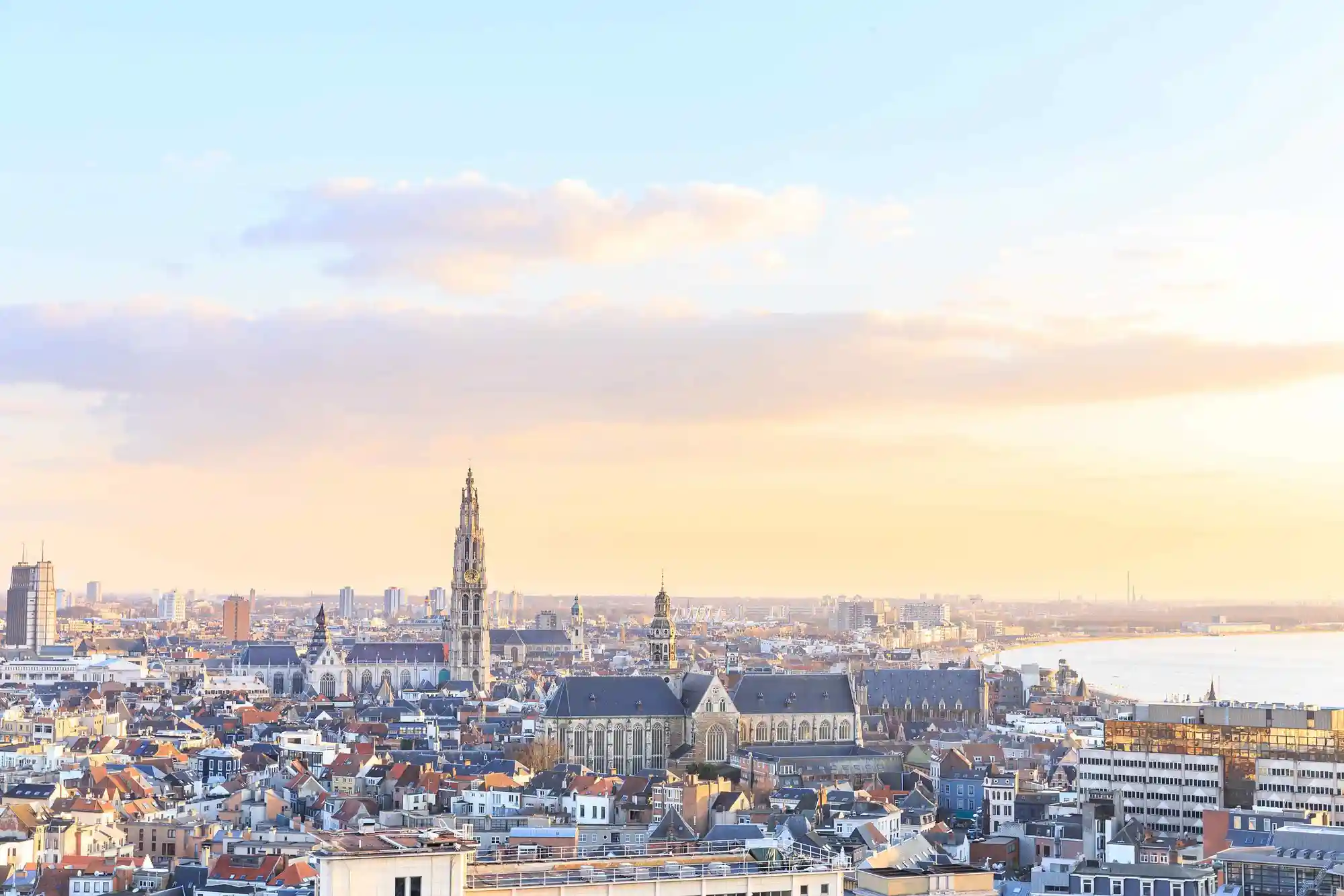 Lasse dich während dem Roadtrip von der Architektur in Antwerpen verzaubern