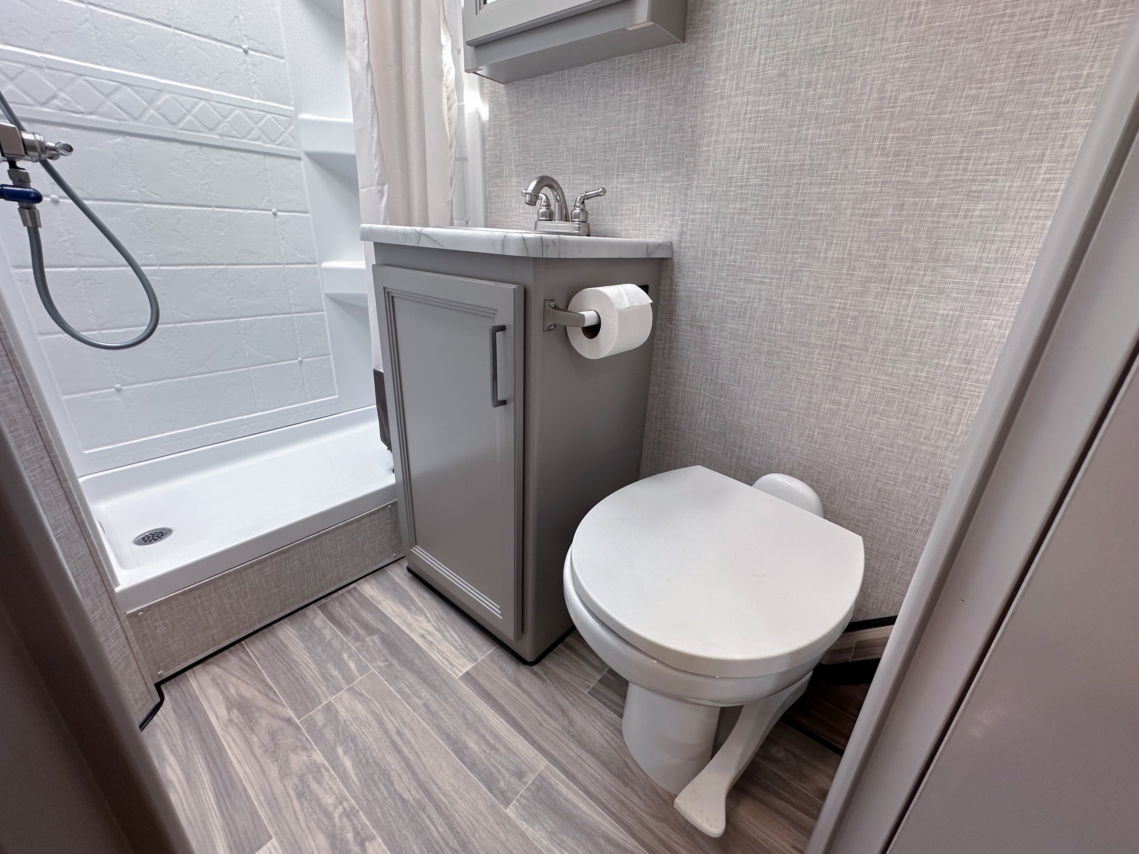 Comfort Standard (Automatic) – RVs, photo 10