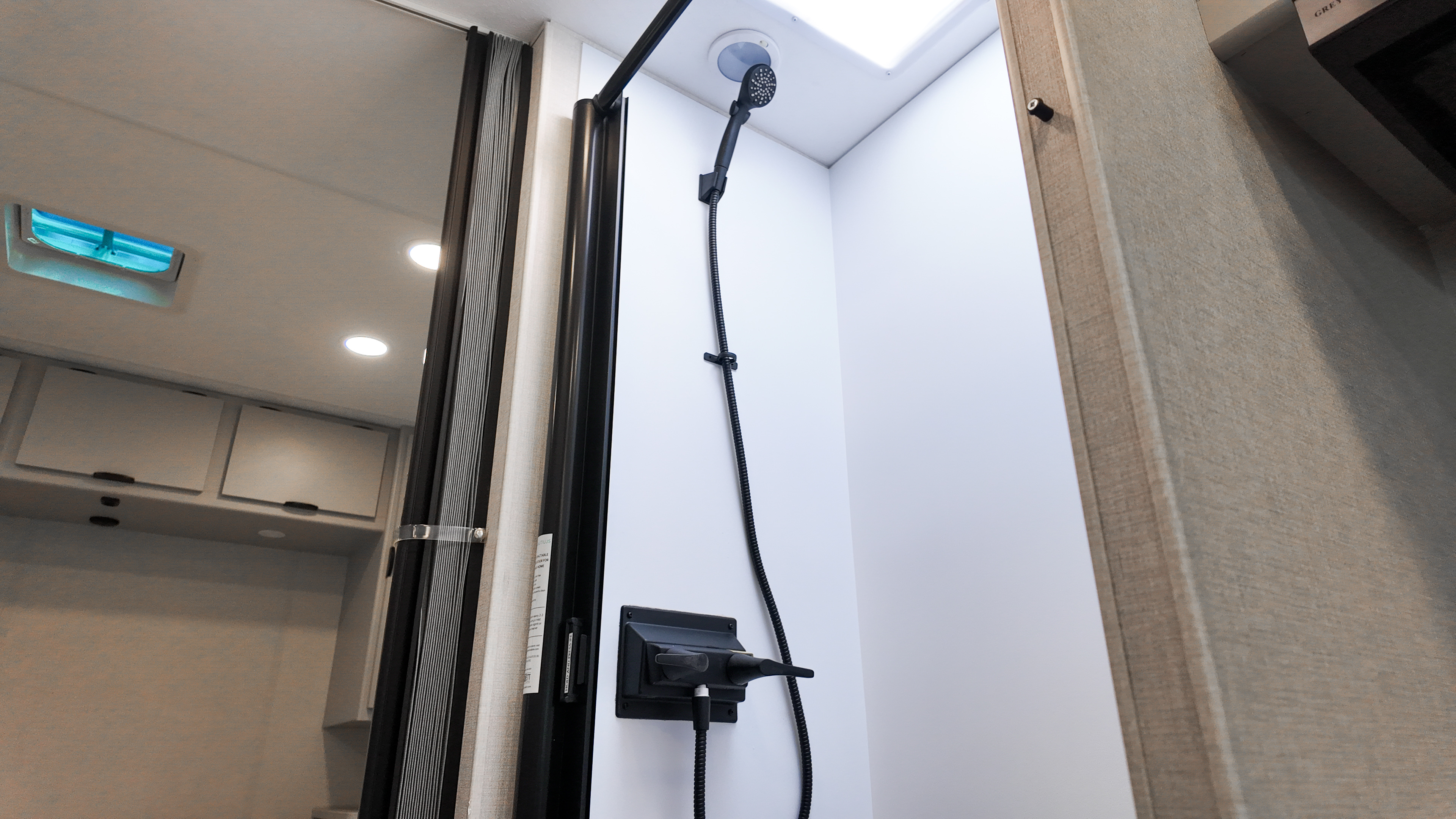 Comfort Space NA Shower