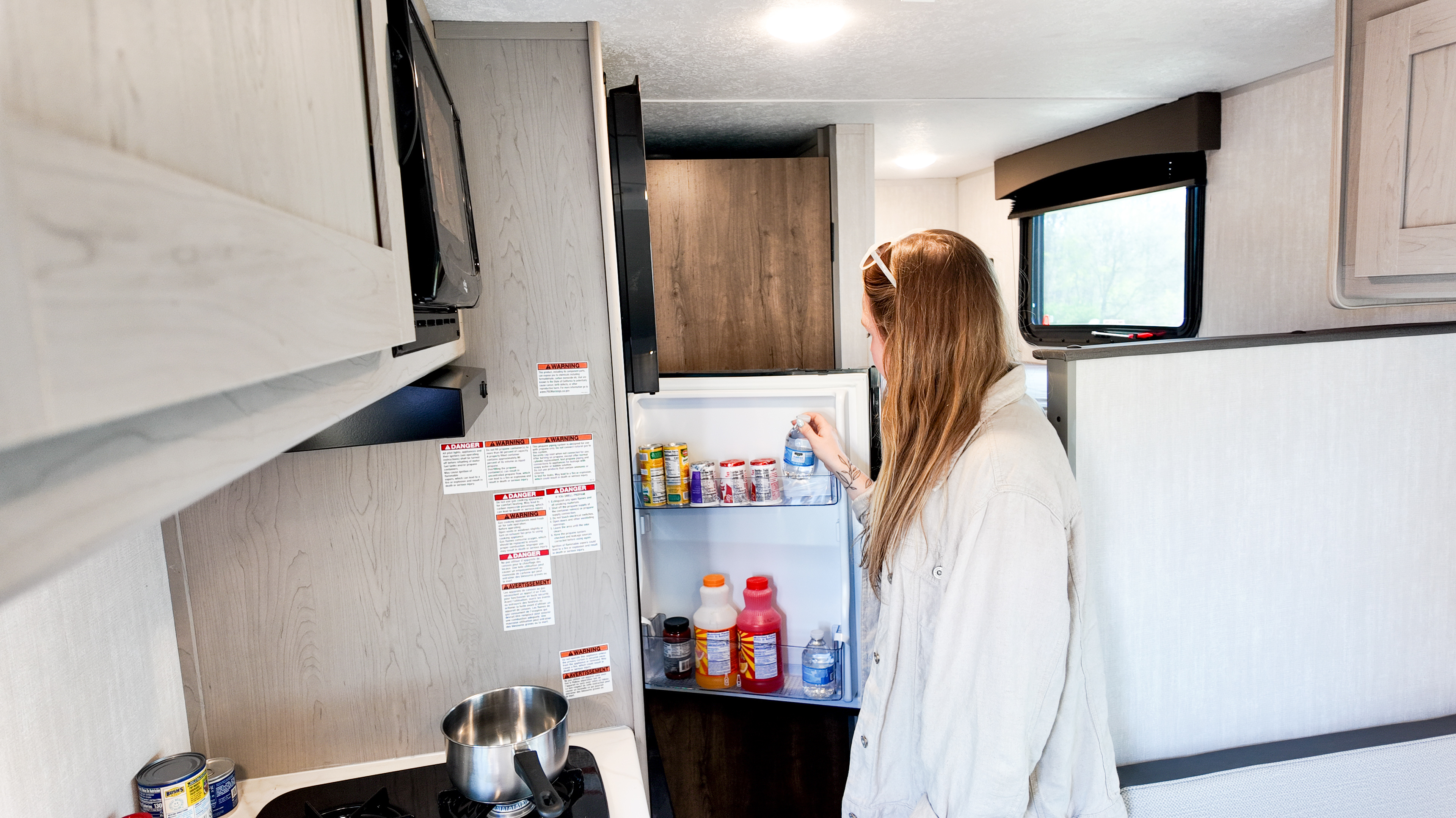 Trailer Towable NA Fridge Lifestyle