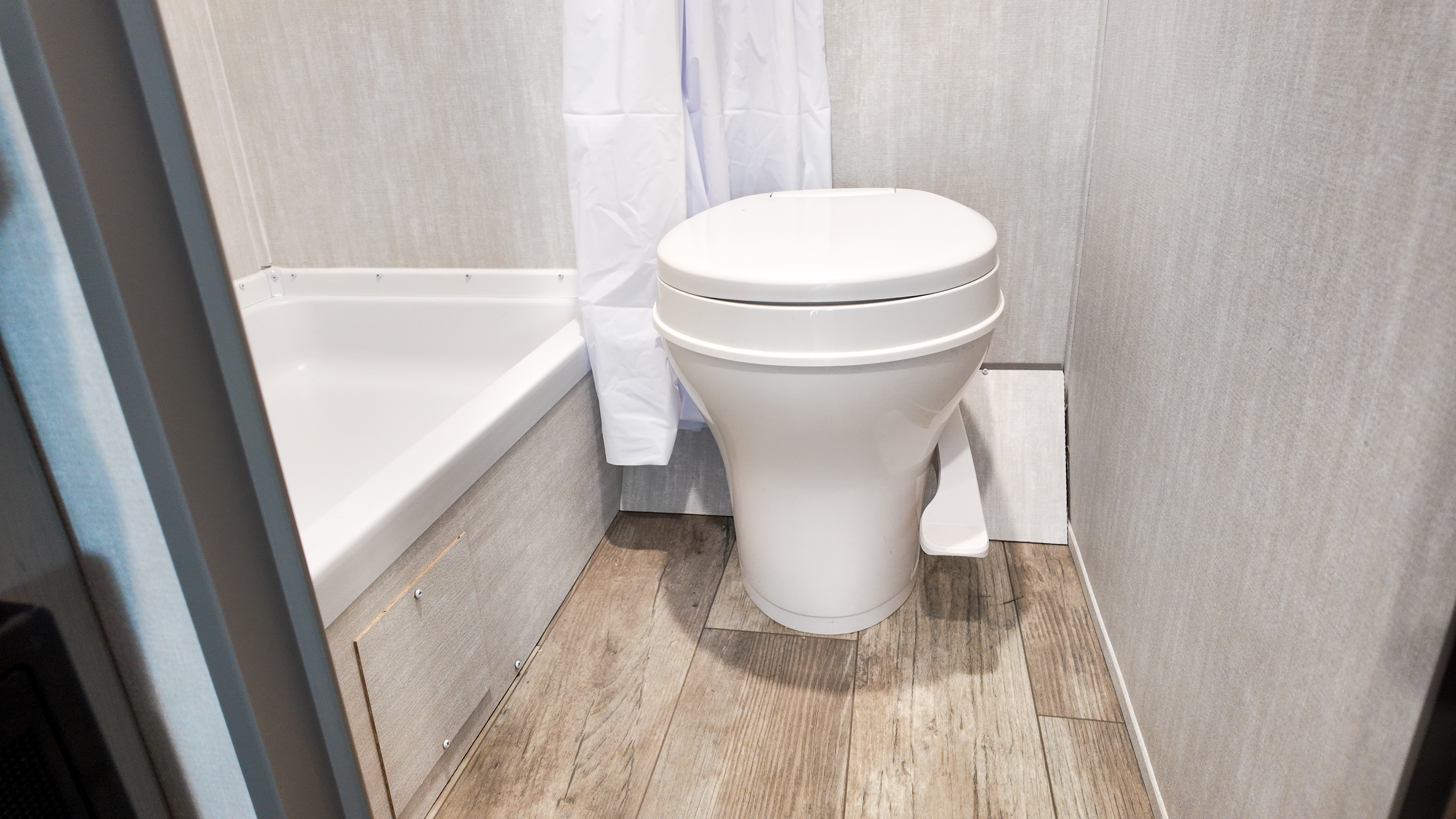 Trailer Towable NA Toilet