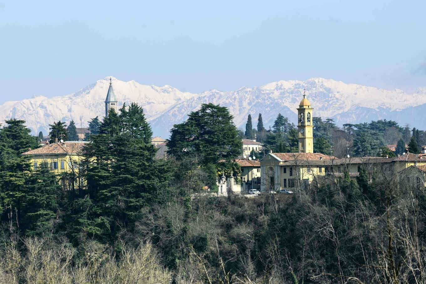 Vista naturale e alcuni edifici