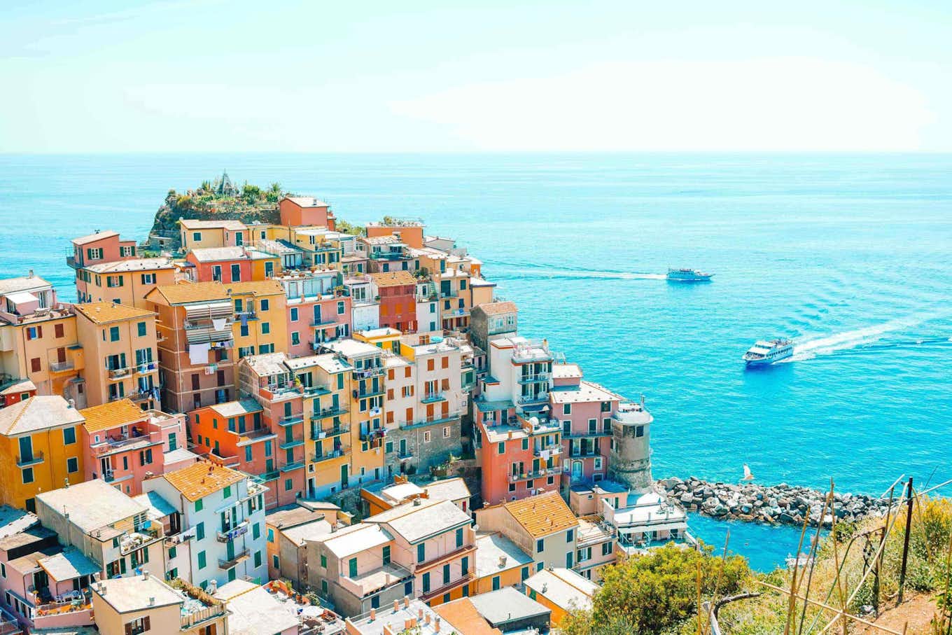 A cidade e casas coloridas em Cinque Terre