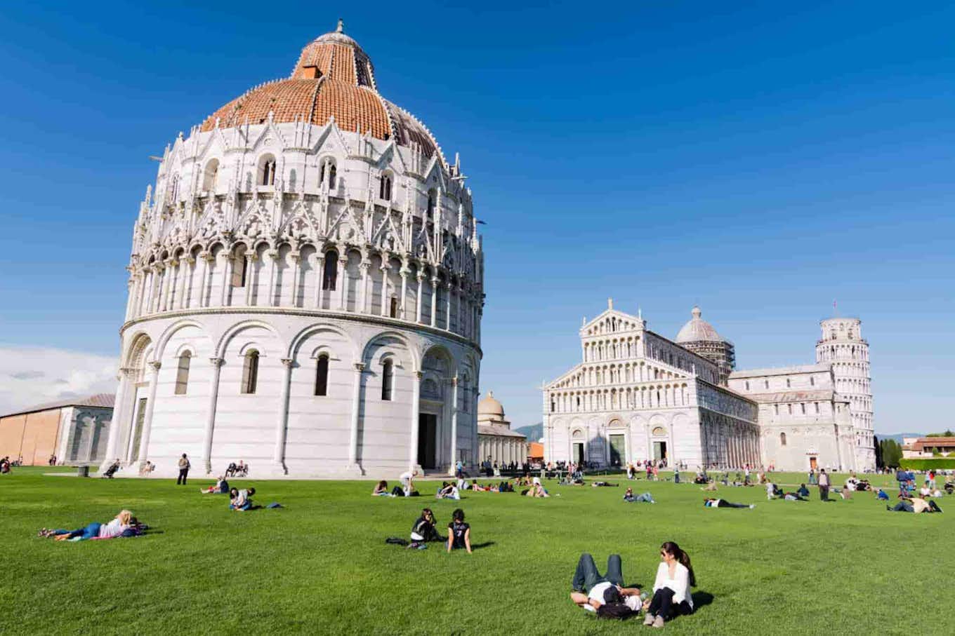 Visit Piazza dei Miracoli on a Pisa road trip