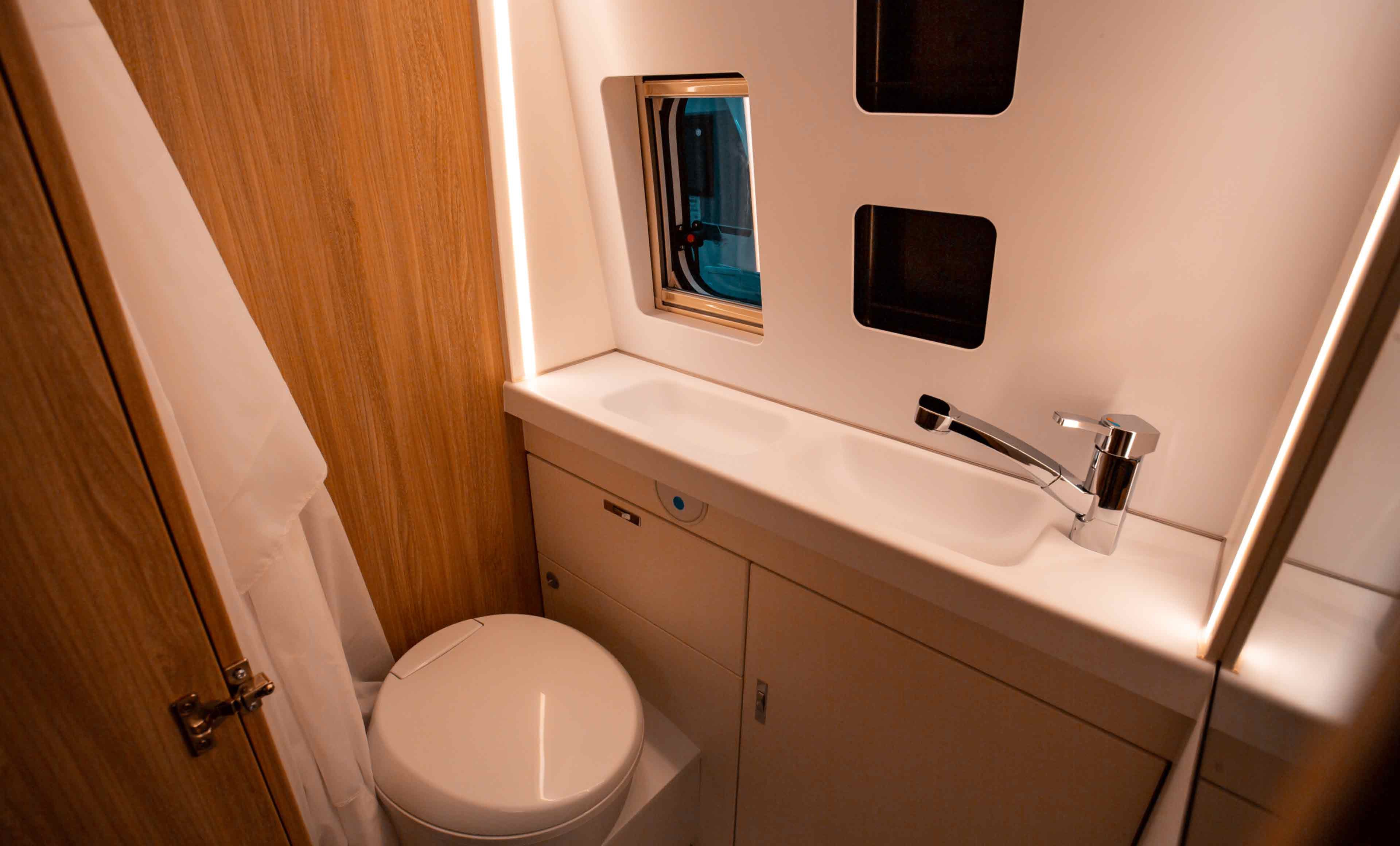 Nomad Aluguer de Autocaravana na Europa Indie Campers