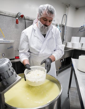 Master cheesemaker Guðni Hannes Guðmundsson